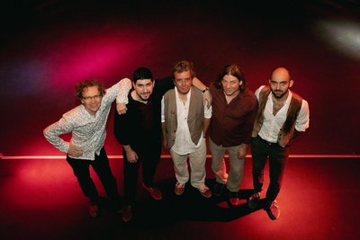 Die Band Absinto hat sich beim Folkherbst 2024 in die Herzen des Publikums gespielt.