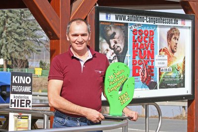 Seit 35 Jahren betreibt Andreas Osse sein Autokino, in dem drei Filme gleichzeitig unter freiem Himmel laufen.