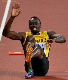 Aus: Usain Bolt liegt mit einem Krampf auf der Tartanbahn.