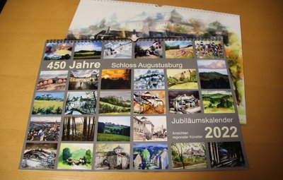 Der neue Jubiläumskalender von Augustusburg bietet eine bunte Auswahl von Werken von Künstlern aus der Region. 