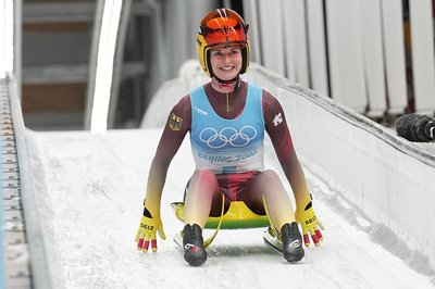 Julia Taubitz beim Zieleinlauf am Dienstag.