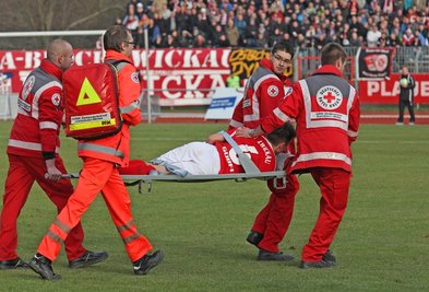 FSV-Spieler Christoph Göbel kam mit schweren Verletzungen ins Krankenhaus.