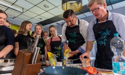Große Koalition im Team Pizza? Thomas Fiedler (SPD/rechts) und Thomas Hennig (CDU) arbeiteten Hand in Hand.