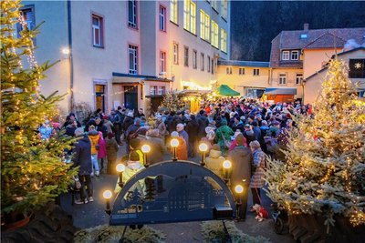 Rund um die Tannenhauerfabrik war am 2. Advent so richtig was los. 