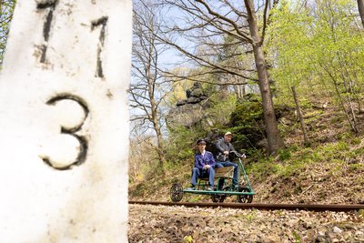 Die Steigung von knapp 17 Promille auf der zwei Kilometer langen Strecke ist auf diesem Foto nur schwer zu erkennen.