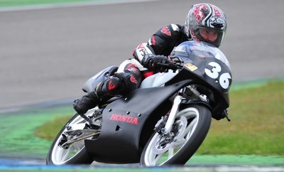 Der Rebesgrüner Henry Kettner fuhr zum Saisonauftakt auf dem Hockenheimring zwei Mal in die Top 10.