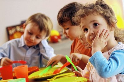 Für das Essen in Kindertagesstätten und Schulen schießt die Mororradstadt Zschopau insgesamt 113.700 Euro zu.