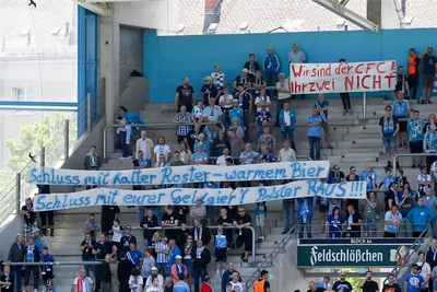 Nach Bekanntwerden der Vorwürfe gegen die Polster Catering GmbH protestierten die CFC-Fans gegen den Caterer im Stadion. Jetzt wird nach einem neuen Versorger gesucht.