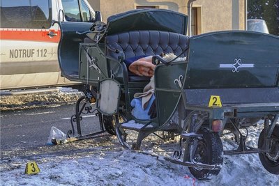 Die Kutsche nach dem Unfall. 