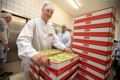 Die Plauener Feinkostfirma Schmidt ist unter anderem für ihren Fleischsalat bekannt.