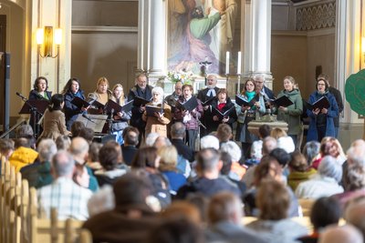 Mit einem großen Festgottesdienst und anschließendem Empfang im Pfarrhaus hieß die evangelisch-lutherische Gemeinde am Sonntag ihren neuen Pfarrer Albrecht Meinel willkommen.