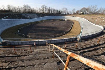 Die Radrennbahn im Sportforum ist in Teilen sehr marode.