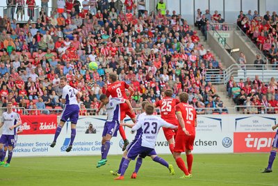 Robert Koch traf per Kopfball zum 1:0 für den FSV Zwickau.