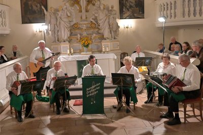 Das Publikum begeistert hat auch das Bandonionorchester Dresden.