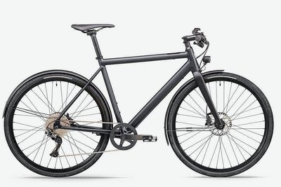 Elektrisch, aber inkognito: Das Curt von Amplerbikes ist ein schickes Stadtrad mit verstecktem 336-Wattstunden-Akku und wartungsarmem Riemenantrieb. Preis: 3.190 Euro. 