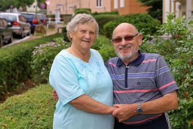 Glückliche Geschwister - wiedervereint nach einem Dreivierteljahrhundert: Christel Ehrich und Günter Peleiski.