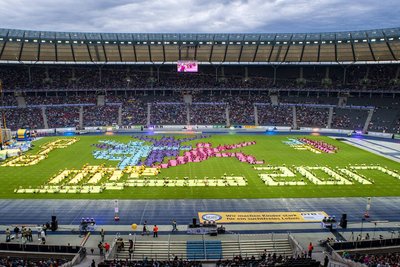 Großer Höhepunkt beim Internationalen Deutschen Turnfest ist traditionell die Stadiongala. Wie hier bei der letzten Auflage 2017 in Berlin erinnert sie mit ihrem vielfältigen Programm durchaus an Eröffnungsfeiern Olympischer Spiele.