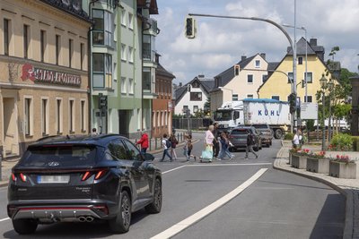 Auf der viel befahrenen B 95 in Ehrenfriedersdorf ist die Fußgänger-Ampel defekt.