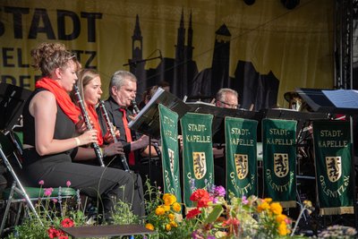 Die Stadtkapelle Oelsnitz - hier beim Konzert zu ihrem 30-jährigen Bestehen beim Sperkenfest 2025 - gibt am Sonntag, 15 Uhr ihr Frühlingskonzert.
