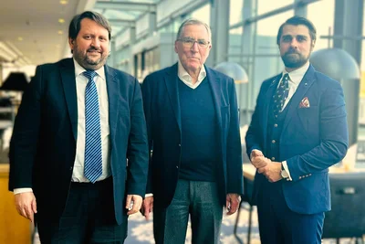 Fabian Magerl (IHK Leipzig), Andreas Sperl (IHK Dresden) und Max Jankowsky (IHK Chemnitz) verlangen bessere Rahmenbedingungen und eine Standortpolitik für ganz Sachsen, damit die Konjunktur wieder anspringt.