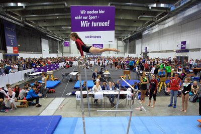 Das Internationale Deutsche Turnfest beeindruckt vor allem mit seinen Teilnehmerzahlen. In Leipzig werden insgesamt 80.000 Sportlerinnen und Sportler sowie 750.000 Tagesgäste erwartet.