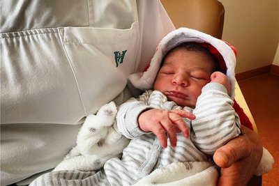 Der kleine Oskar Joel kam am Heiligabend im Vogtland-Klinikum zur Welt und zählt zu den 900 Kindern, die dort im vergangenen Jahr geboren wurden.