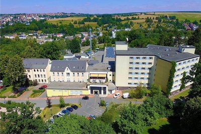 Die Paracelsus-Klinik Reichenbach. Nach dem Verkauf seiner Zwickauer Klinik an das kommunale HBK hat Paracelsus für den mit Zwickau eng verzahnten Standort Reichenbach Insolvenz angemeldet. 