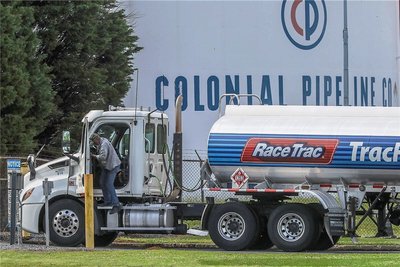 Die Colonial Pipeline Company, die 45 Prozent des Treibstoffbedarfs der US-Ostküste deckt, wurde im Frühjahr von Erpressern lahmgelegt. 