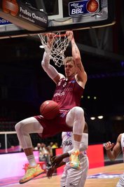 Niklas Wimberg nach einem Dunk.
