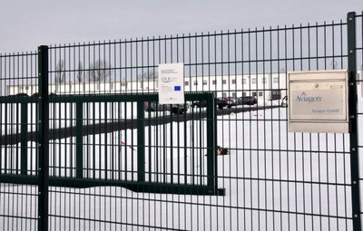 
              <p class="artikelinhalt">Betreten verboten: Aus hygienischen Gründen verweigert die Firma Aviagen den Zutritt zur Kükenbrüterei in Hilbersdorf. </p>
            