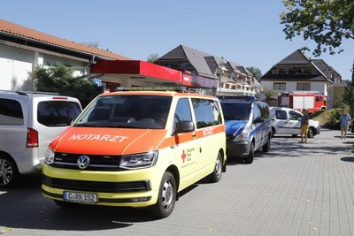 Ein Rettungswagen und die Polizei waren vor Ort. 