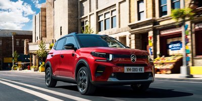 Beim Citroën C3 stehen Komfort und eine einfache Bedienung im Vordergrund. Das gilt auch für den eC3. Allerdings kann die Basisvariante nicht Schnellladen. 