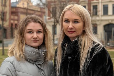 Nataliya Schreiber-Tereshchenko (r.) mit Tochter Nataliya Tereshchenko in Mittweida. Beide sorgen sich um ihre Freunde und Familienangehörigen in der Ukraine. 