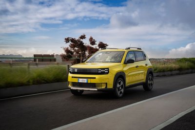 Der Fiat Grande Panda bietet Platz und hat mit rund 320 Kilometern eine "ordentliche Reichweite". 