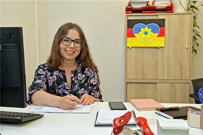 Janine Schindler unterstützt die aus der Ukraine geflüchteten Menschen als Koordinatorin der Integrationsberatungsstelle.