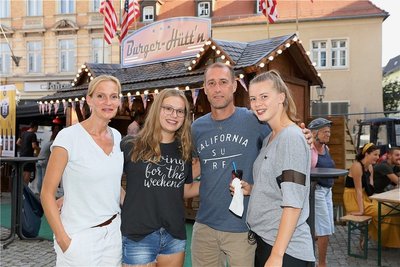 Joe Enochs mit seiner Familie. Ehefrau Gunilla lernte er in Osnabrück kennen. Sophie ist 14, Emily (17/von links) spielt inzwischen am College in den USA Basketball.