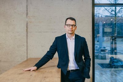 Jörg Astalosch, CEO des Ingenieurdienstleisters IAV, hat sich zur aktuellen Debatte geäußert.