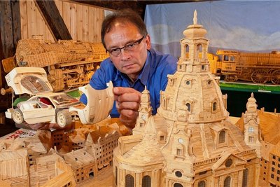 2012 wurden 50 Zündholzmodelle präsentiert, darunter die Dresdner Frauenkirche. 