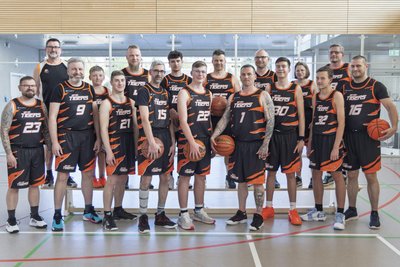 Neben den Routiniers von damals gehören auch viele junge Spieler aus der Umgebung zum Team.