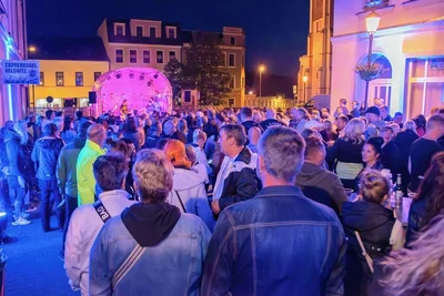 Rund 400 Besucher tanzten und feierten bis tief in die Nacht.