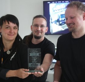 Kati Hennig, Martin Beyer und Michael Chlebusch (von links) entwickelten ein Simulationsspiel und verkauften es mehr als 100.000 Mal.