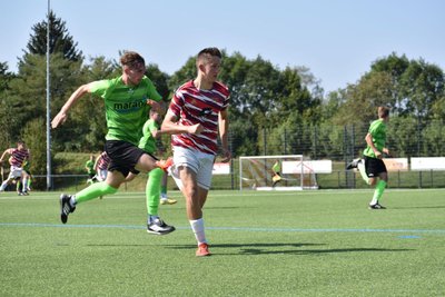 Collin Forster (rechts) konnte für Hartenstein-Zschocken bereits zweimal in der noch jungen Saison einnetzen.
