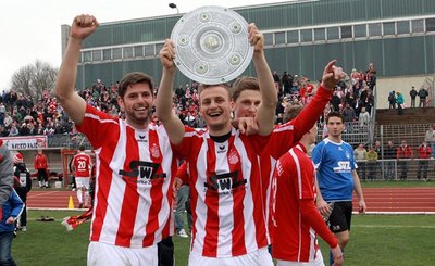 Nach dem 3:1 (2:1-Erfolg) am Sonntag gegen Budissa Bautzen stehen die Westsachsen definitiv als Aufsteiger in die Fußball-Regionalliga fest.