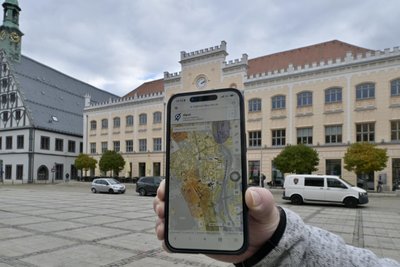 Deutsche Flugsicherung und Luftfahrt-Bundesamt stellen im Internet Karten zur Verfügung, die Flugverbotszonen ausweisen.