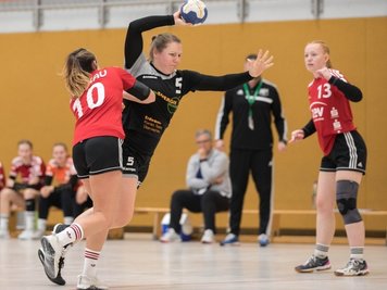 Unter Zugzwang: Die Handballerinnen des SV Rotation Weißenborn um Lisa Richter müssen im Abstiegskampf punkten. 