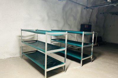 Im Ernstfall schläft das Personal im Wechsel auf diesen Betten.