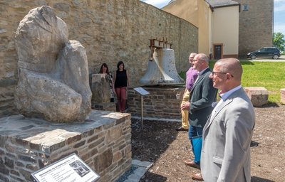 Marienbergs Oberbürgermeister André Heinrich (rechts) eröffnete das Lapidarium wieder. 