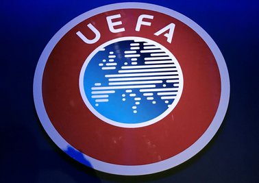 Die UEFA hat einen Frauenfußball-Trainer lebenslang gesperrt. (Symbolbild) 