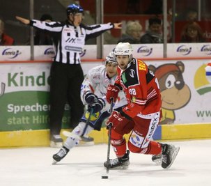 Luca Gläser erzielte das 100. Tor für die Eispiraten in der Saison 2021/22.