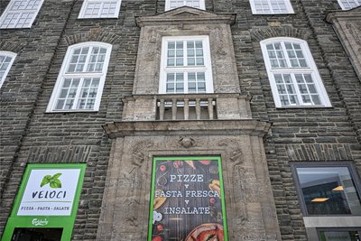 Pizza und Pasta gibt es ab Freitag weiter vorn am Johannisplatz, im ehemaligen Lesecafé „My Rebooks“.